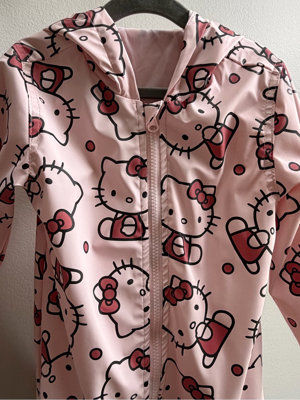 Hello Kitty Jacket - Picture 2 of 3